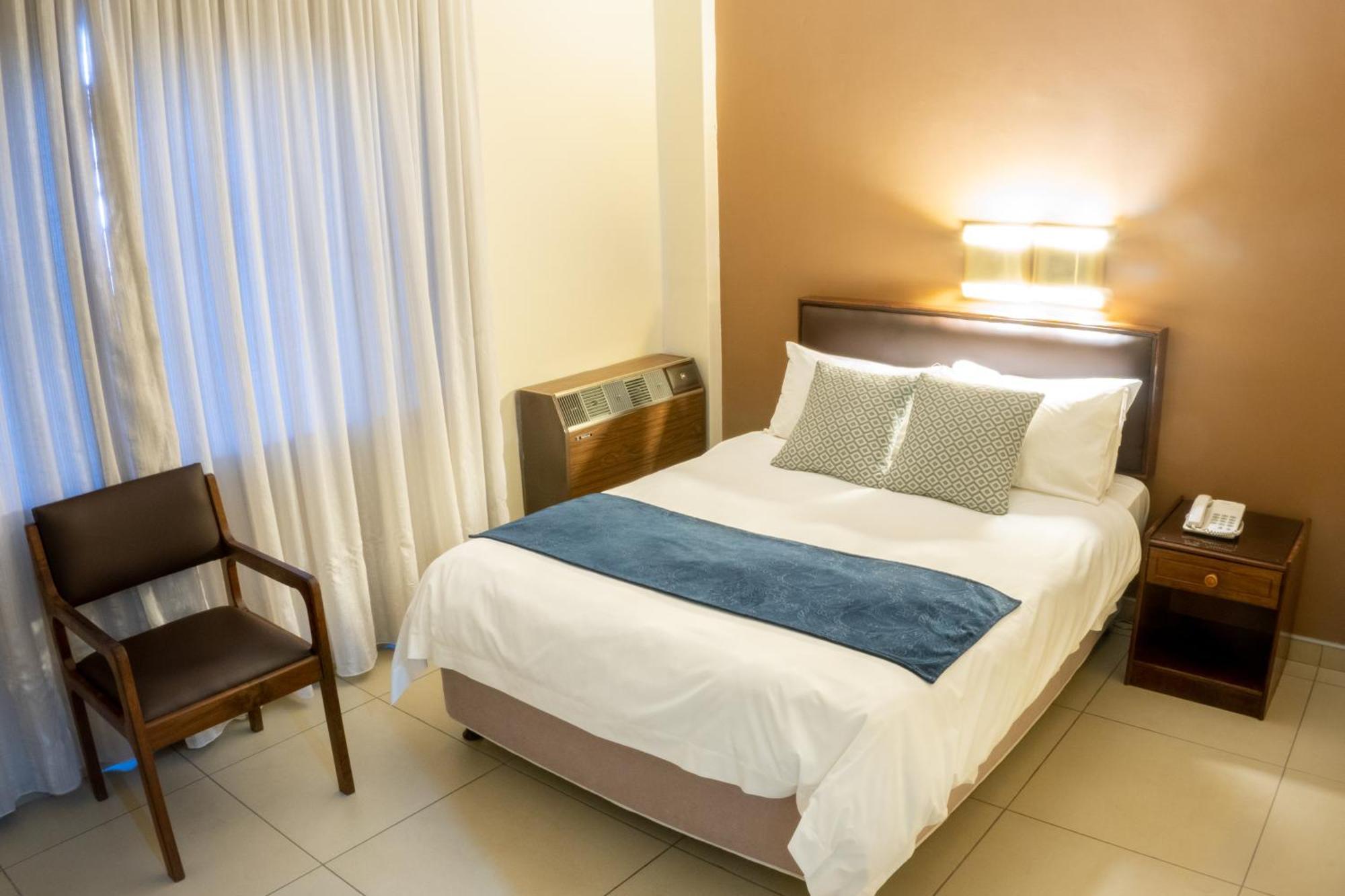 Elgro Hotel Potchefstroom Exterior foto